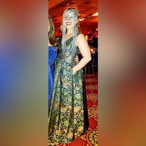 Monique Lhuillier Metallic Brocade Gown with pockets Size 8 (Hemmed for 5’ 3”)